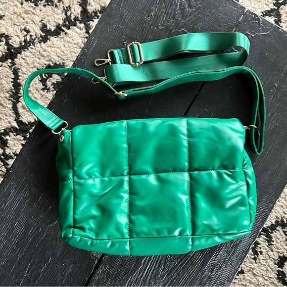 Anthropologie Kelly Green Faux Leather Quilted Pillow Purse Crossbody - Picture 8 of 16